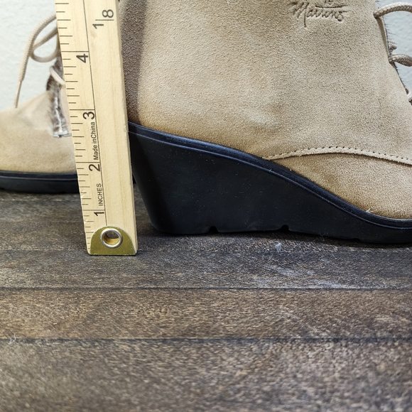 Martino Suede Ankle Bootie Wedges Made in Canada Size 9 - Picture 11 of 15